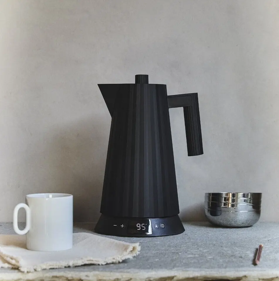 Plissé - Hervidor Eléctrico negro con control de temperatura 